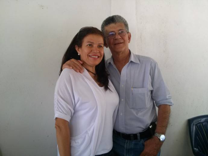 Nelly Rojas, secretaria AD femenina El Tigre y Ramos Allup / Foto: Diarioelvistazo