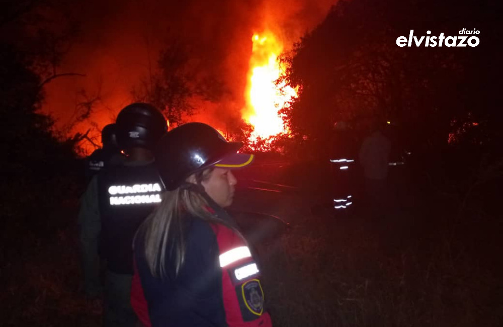 Bomberos de Anzoátegui sofocaron incendio de hidrocarburos en Anaco