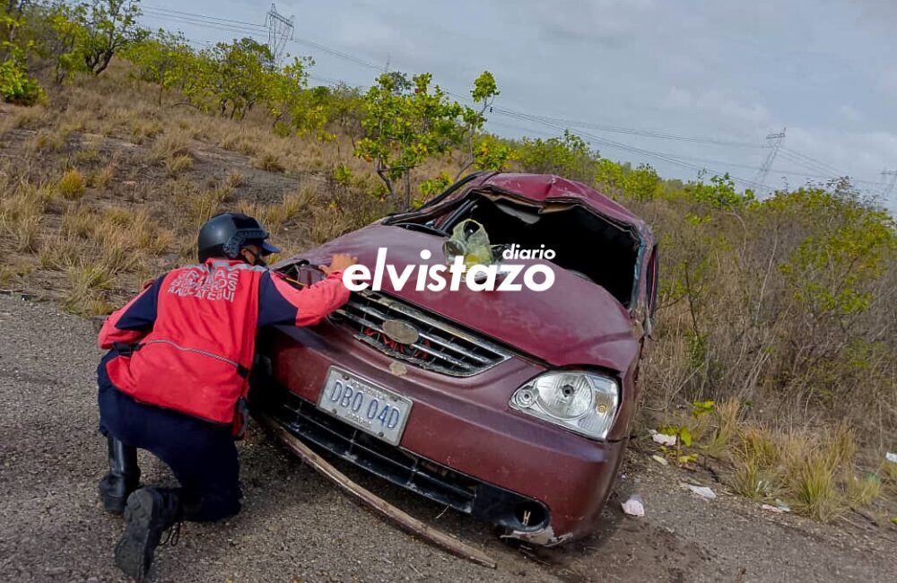 Cuatro lesionados en vuelco cerca del Peaje Guanipa fueron trasladados al hospital Ruiz y Páez de Bolívar