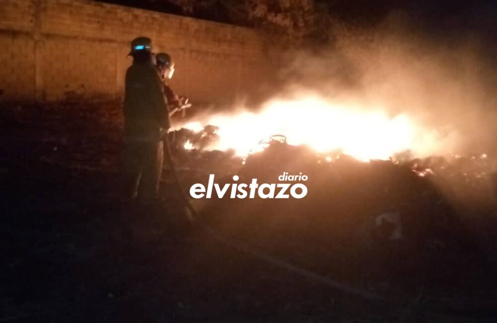 La noche del martes se registró un incendio de desechos sólidos en el sector Parque Ferial