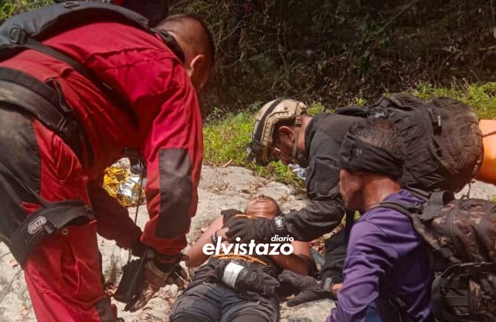 Noticia narrada: Parapentista Minerva Morales fue rescatada en El Ávila con una fractura en el tobillo derecho