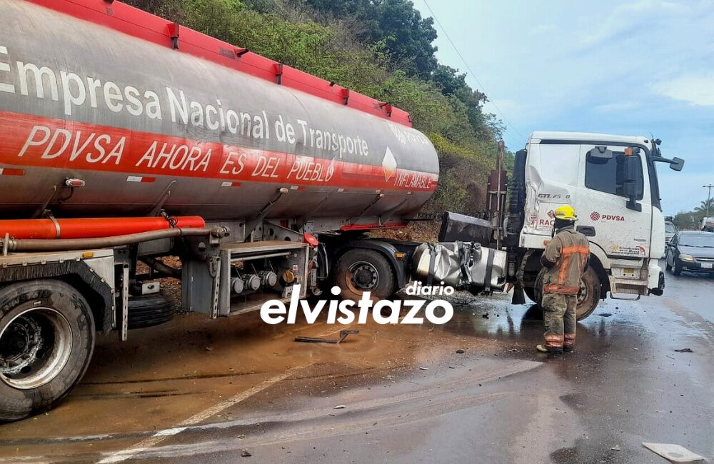 Cisterna de PDVSA se estrelló contra un cerro en Barcelona y su conductor salió ileso