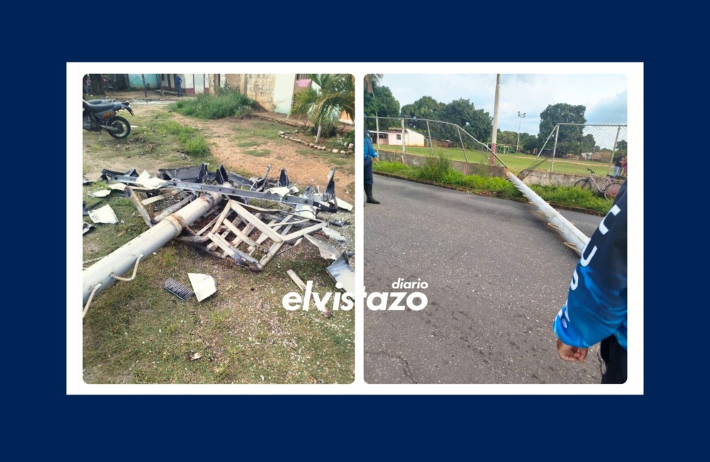Poste corroído del campo deportivo Los Cachorros cayó en la carretera negra La Flint