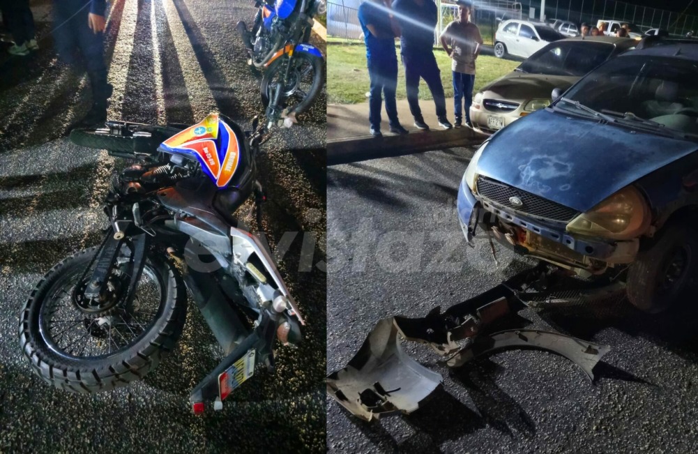 Dos funcionarios bomberiles lesionados en colisión moto – vehículo adyacente a Unimall