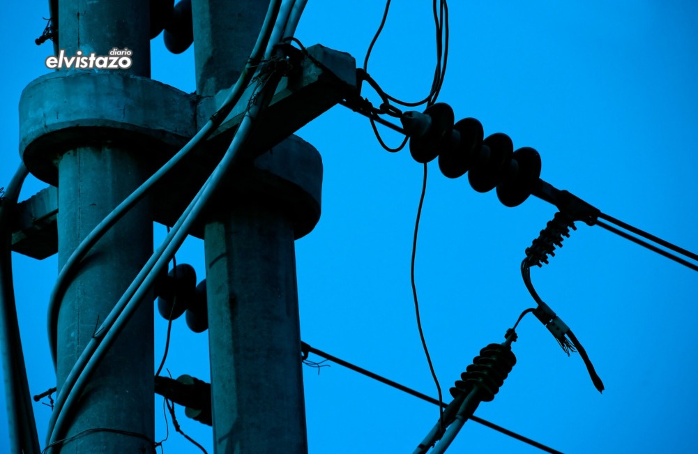 Más de 10 cuadrillas de Corpoelec atienden averías por la onda tropical N° 38 en Anzoátegui